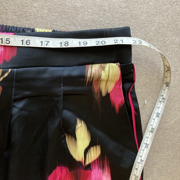 TORRID Wide Leg Satin High Rise Pants Sz 3 Short New Black Pink Floral Stretch - Picture 5 of 10
